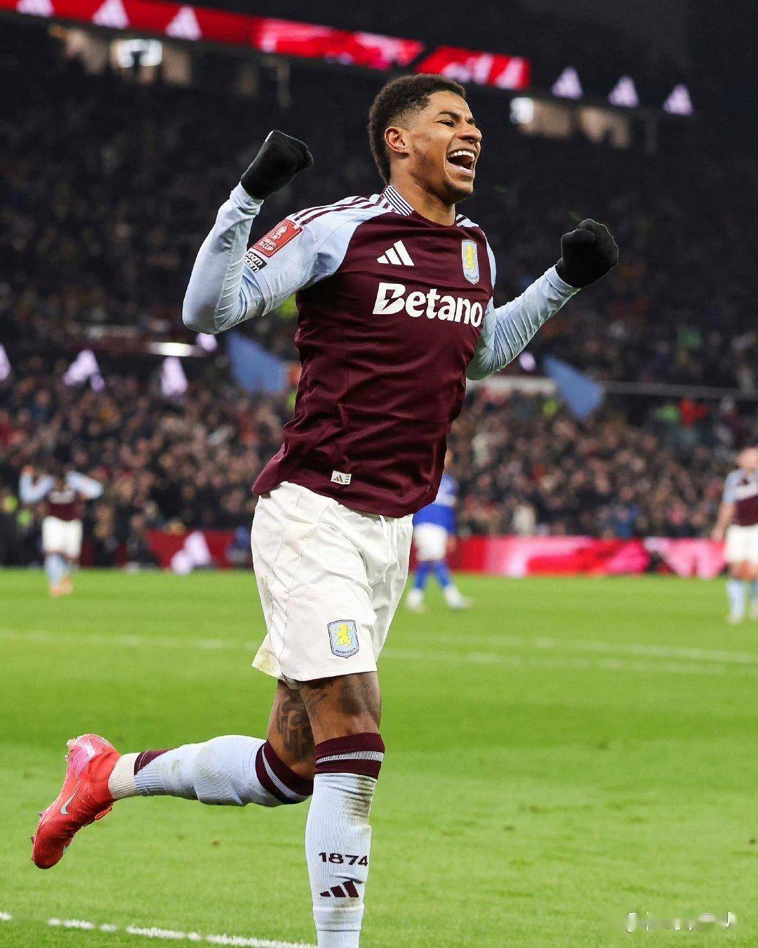  太狠了！斯图加特绝杀压哨备战欧冠布鲁克林篮网清晨豪取连胜，Doinb连续十场比赛得分超过战术调整