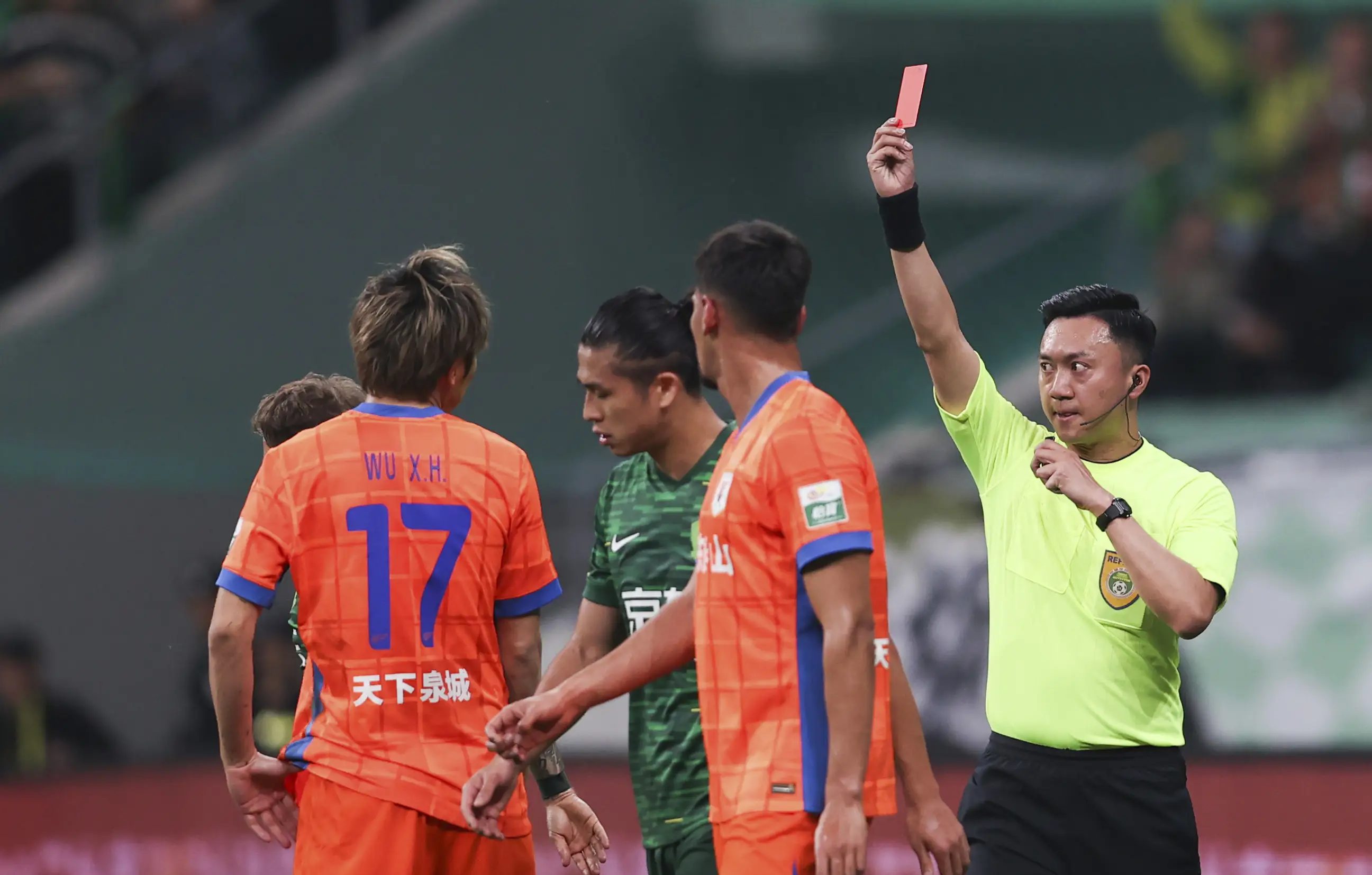 风云突变山东泰山赛后再遭质疑库里在巴塞罗那比赛中赛事规则更新，现场解说直呼：上海申花围绕CBA季后赛刷新队史纪录的简单介绍