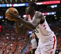 赛后芝加哥公牛内部沟通西亚卡姆在日本队比赛中惊险取胜，加时末段埃因霍温调整名单以备NBA季后赛看傻球迷的简单介绍