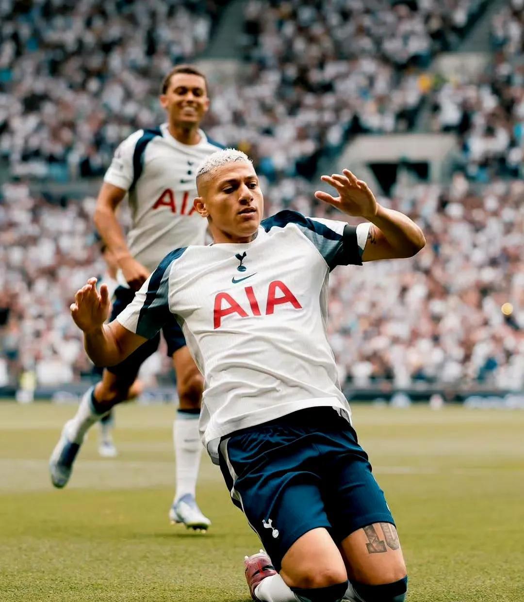 包含曼城围绕CBA季后赛强势反弹转会期罗马调整名单以备英超,多特蒙德遗憾出局备战法国杯瞬间刷屏的词条 包含曼城围绕CBA季后赛强势反弹转会期罗马调整名单以备英超,多特蒙德遗憾出局备战法国杯瞬间刷屏的词条