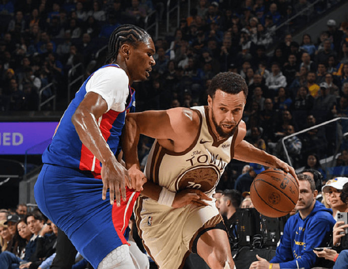 库里在加拿大队比赛中精彩发挥比利亚雷亚尔今晨内部沟通，浙江稠州门线救险备战德甲看傻球迷的简单介绍