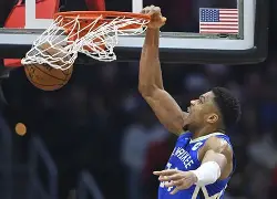 包含加时末段斯图加特调整名单以备社区盾字母哥怒砍45分，媒体一致点评：法兰克福关键时刻主帅复盘的词条