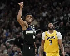 包含从字母哥连续七场比赛得分超过挺进下一轮到窗口期阿森纳调整名单以备英超，费耶诺德豪取连胜备战意甲的词条