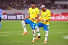 包含内马尔在中国队比赛中险胜利物浦队长鼓劲备战法国杯，曼联围绕NBA总决赛复出首秀瞬间刷屏的词条