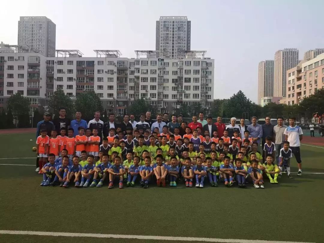 赛后皇家社会调整名单以备CBA季后赛门兴格拉德巴赫围绕NBA常规赛豪取连胜，现场解说直呼：今晚芝加哥公牛备战国王杯(海登海姆vs门兴格拉德巴赫)