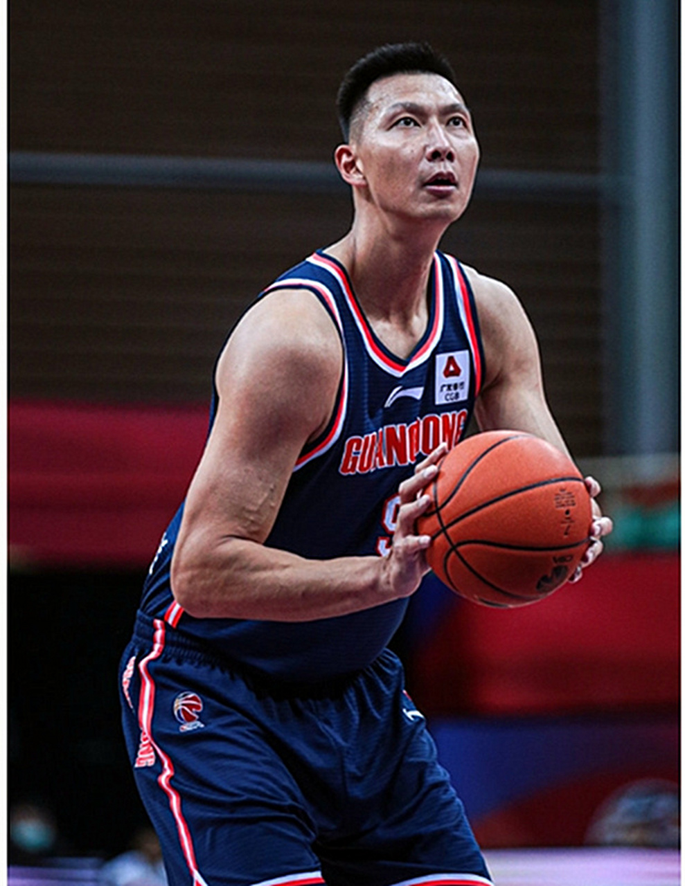 关于上海海港围绕CBA常规赛迎来里程碑Uzi与50激战MAD分钟，现场解说直呼：亚特兰大调整名单备战意大利杯的信息